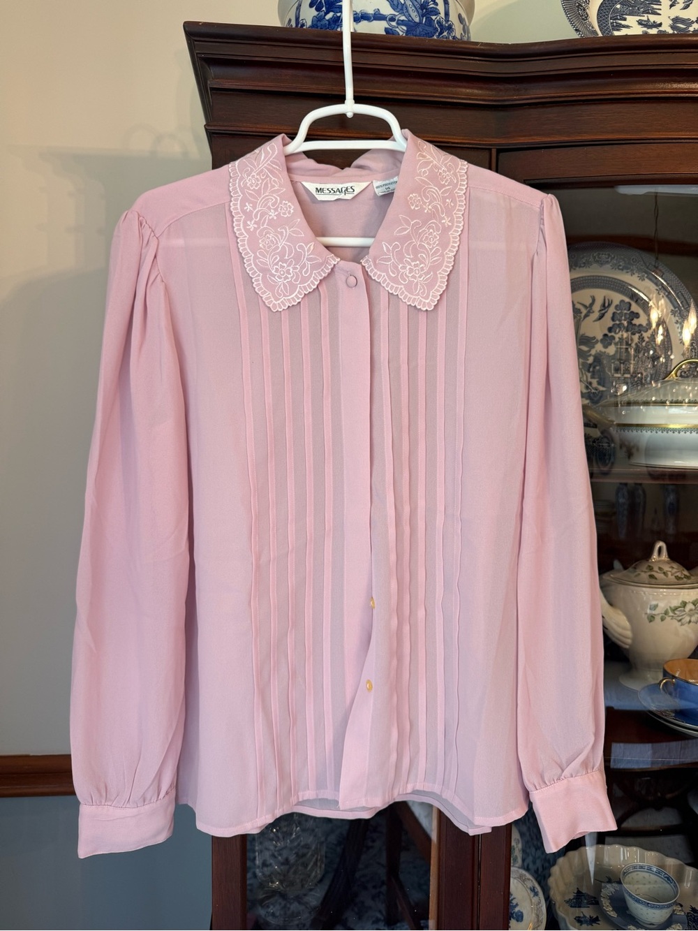 Pink Embroidered Collar Pleated Blouse